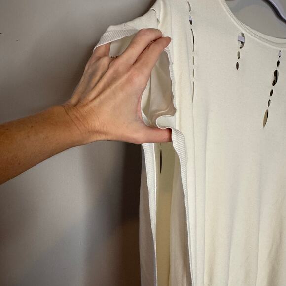 One Grey Day Pruitt Pullover White Distressed Women Size Small NWT - Picture 4 of 9